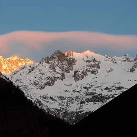 Graziosa Mansarda Courmayeur